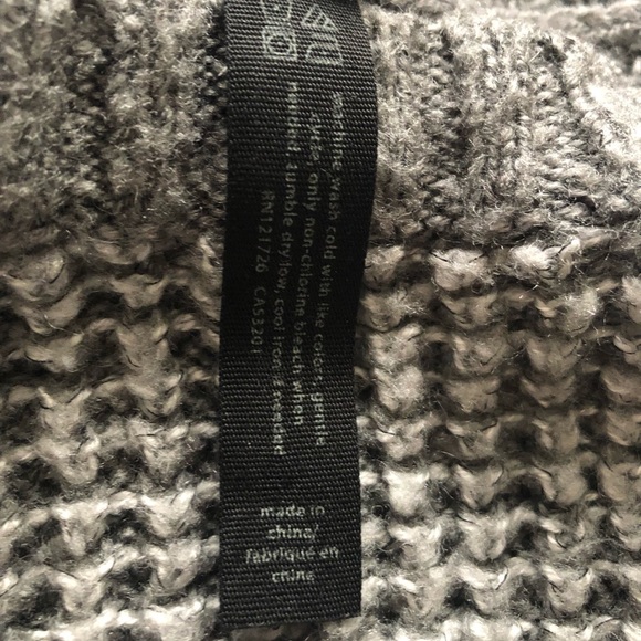 Grey Aeropostale cable knit sweater. Size XS. - Picture 3 of 4